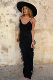 Robe Longue à Volants | Silhouette Élégante | Tenue de Soirée Inoubliable