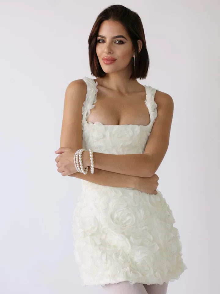 Robe Mini Texturée | Coupe Structurée | Audacieuse et Élégante