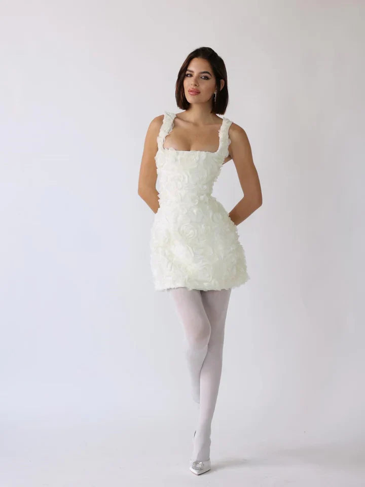 Robe Mini Texturée | Coupe Structurée | Audacieuse et Élégante
