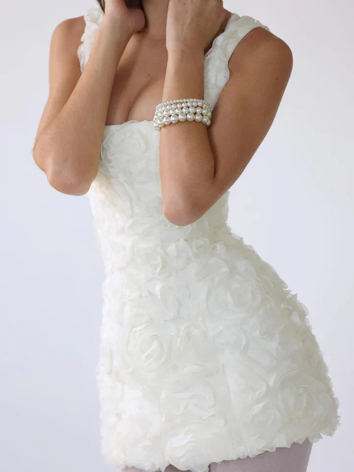 Robe Mini Texturée | Coupe Structurée | Audacieuse et Élégante