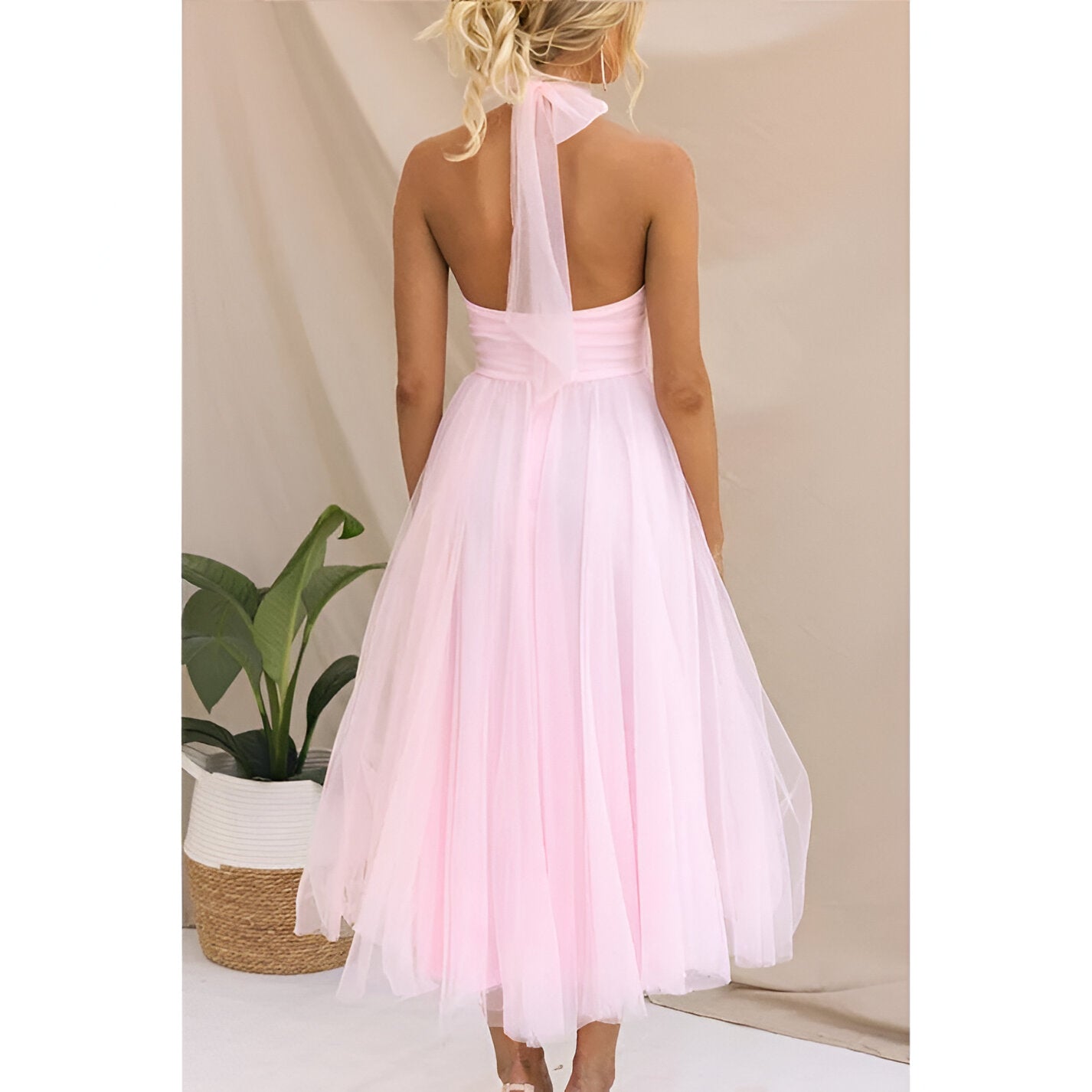 Robe Midi à Col Haut en Tulle | Rêveuse & Volumineuse | Idéale pour les Grandes Occasions