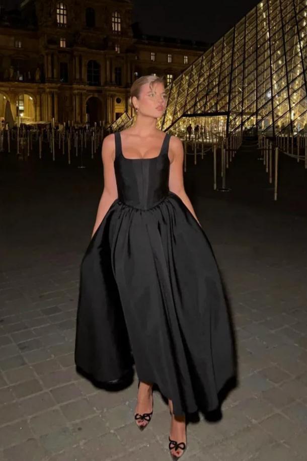 Robe Midi Évasée Élégante | Sans Manches | Intemporelle et Chic