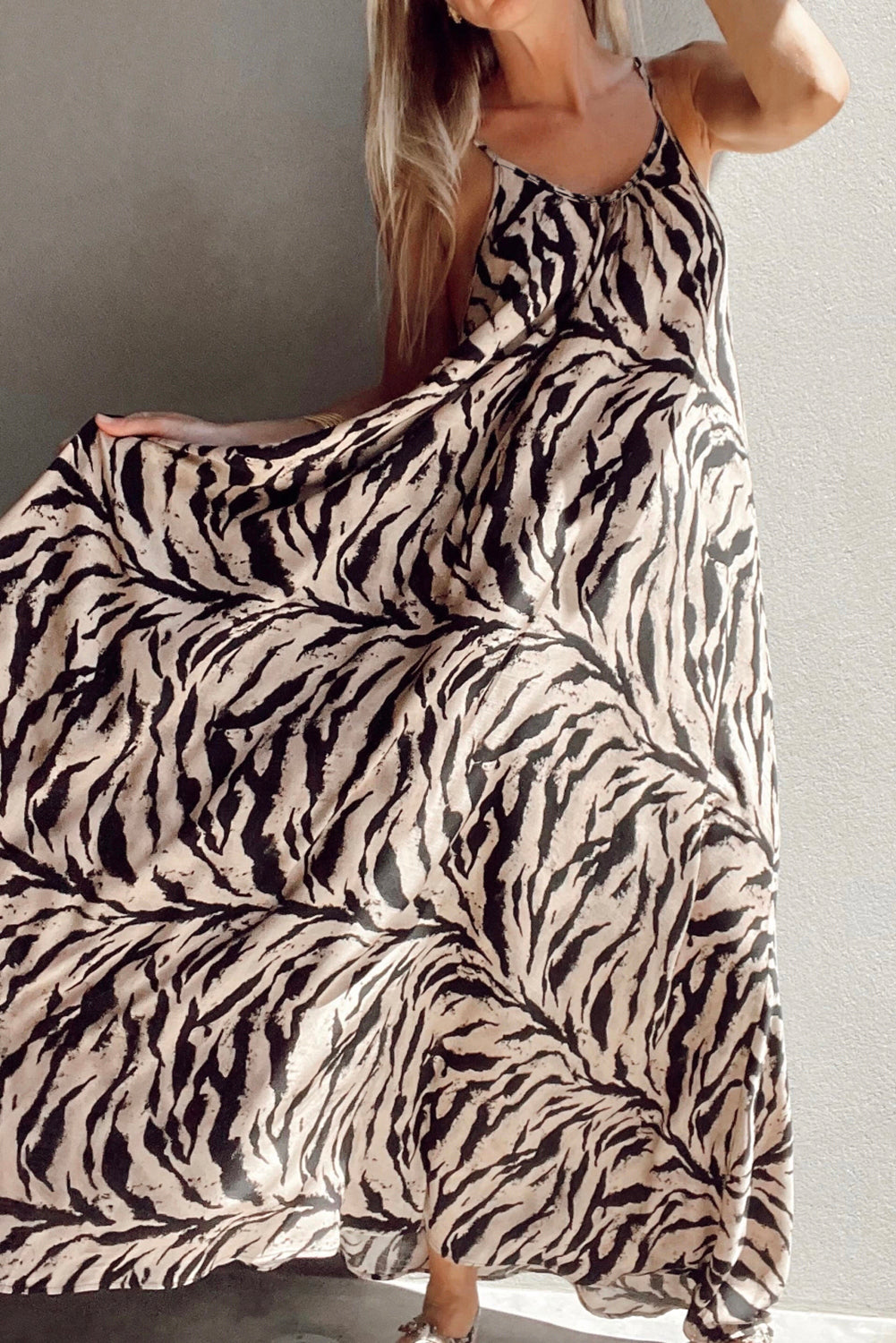 Robe Longue Imprimé Zèbre | Coupe Fluide | Style Audacieux & Léger