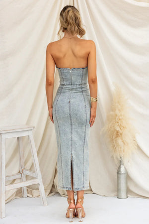Robe Midi en Jean Sans Bretelles | Coupe Sculptante | Chic Rétro Sans Effort