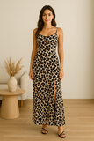 Robe Longue Imprimé Léopard | Finition Satinée | Élégante et Sauvage
