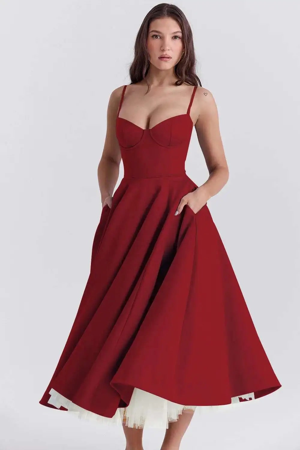Robe midi évasée | Coupe bustier | Bretelles fines | Élégance intemporelle