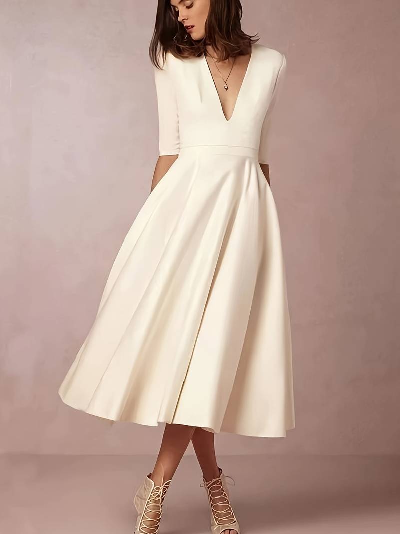 Robe Midi Évasée Élégante | Décolleté Plongeant | Silhouette Féminine et Intemporelle