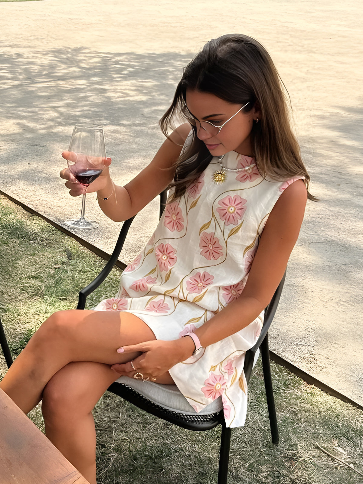 Robe Courte Fleurie Sans Manches | Fraîche & Féminine | Légère