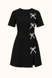Robe Mini à Nœuds Contrastés | Noire | Élégante, Ludique et Originale