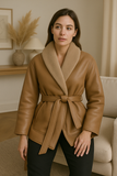 Veste Ceinturée en Fausse Peau de Mouton | Douce & Tendance | Parfaite pour l’Hiver et les Looks Urbains Chic
