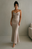Robe Longue Satinée | Vert Clair | Décolleté Drapé Élégant