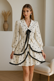 Robe Courte à Volants et Nœud Manches Longues | Élégante | Sophistication Enjouée