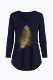 Pull col V long | Maille douce | Motif plume dorée | Coupe décontractée