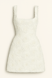 Robe Mini Texturée | Coupe Structurée | Audacieuse et Élégante