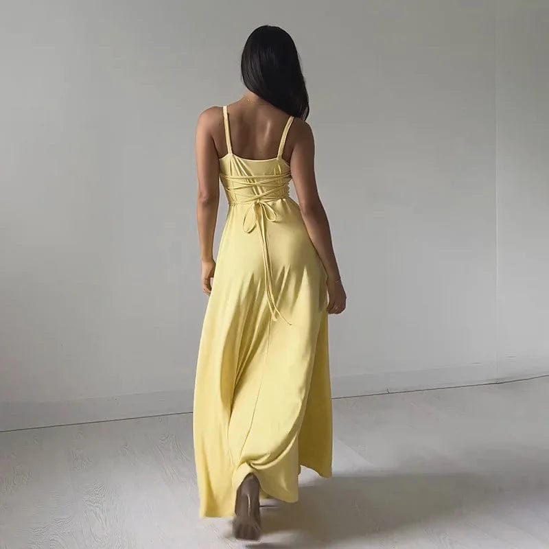 Robe Longue en Satin | Col Bénitier | Silhouette Élégante et Fluide