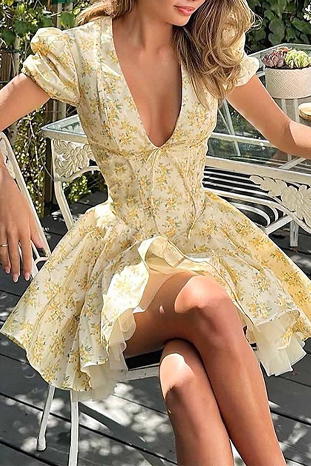 Robe Courte à Volants Fleurie | Romantique | Vintage & Ludique