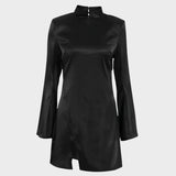 Robe Courte en Satin avec Fente | Silhouette Élancée | Élégance de Soirée