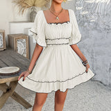 Robe Courte à Taille Empire | Volants Romantiques | Coupe Douce et Féminine
