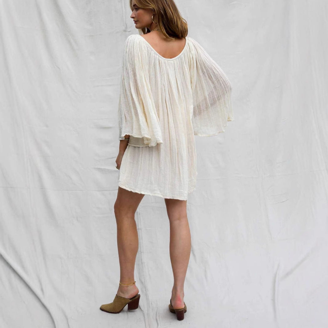 Robe Courte à Manches Fluides | Élégance Bohème | Décolleté Plongeant