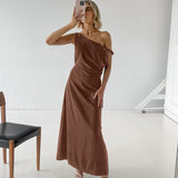 Robe Longue Épaule Dénudée | Marron | Élégance Minimaliste et Moderne