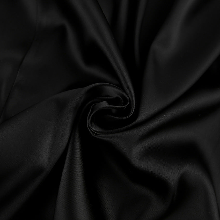 Robe Courte en Satin avec Fente | Silhouette Élancée | Élégance de Soirée