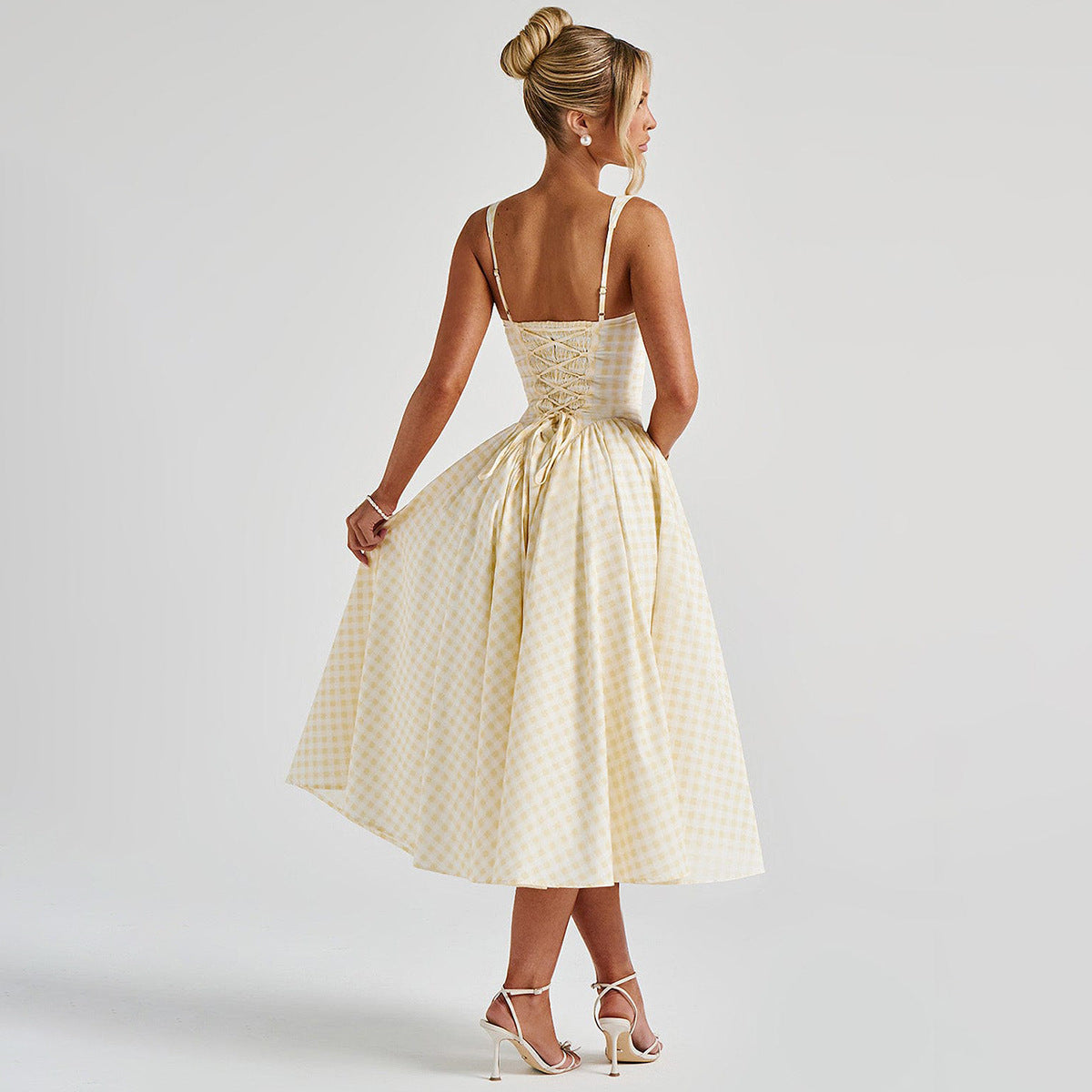 Robe Midi à Carreaux Col Carré | Enjouée | Charme Sans Effort