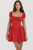 Robe Courte à Encolure Carrée et Corset | Rouge | Féminine, Ajustée et Romantique