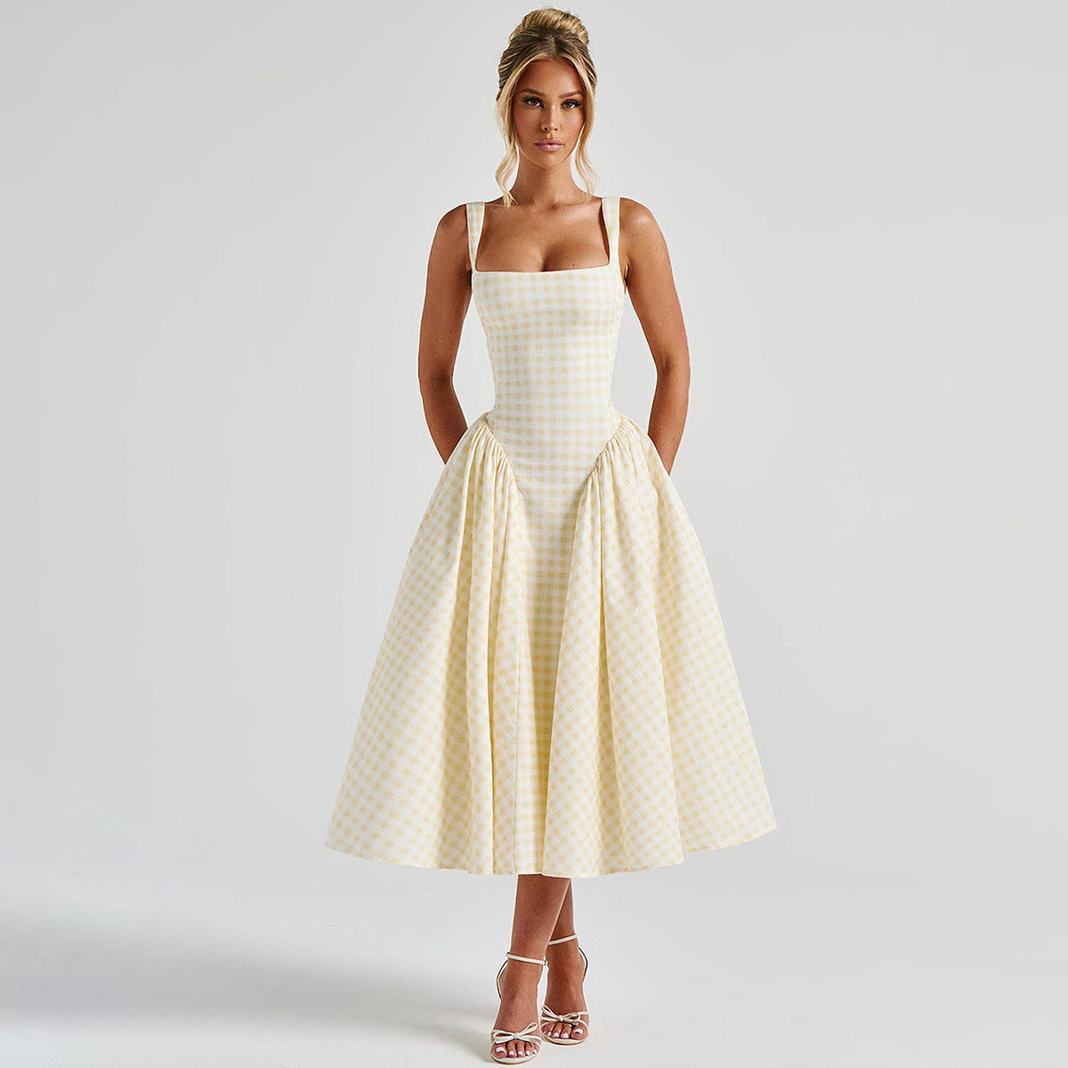 Robe Midi à Carreaux Col Carré | Enjouée | Charme Sans Effort