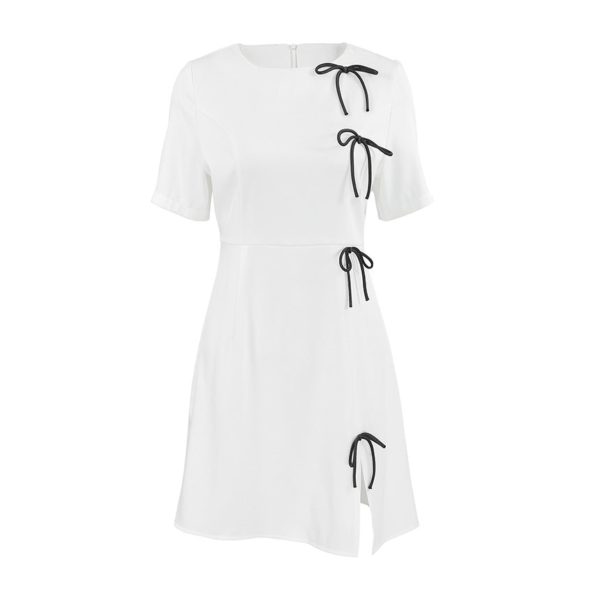 Robe Mini à Nœuds Contrastés | Noire | Élégante, Ludique et Originale