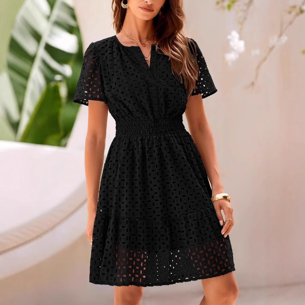 Robe Courte Brodée | Élégante | Légère et Féminine
