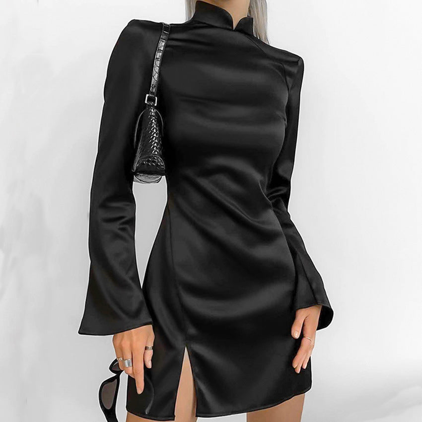 Robe Courte en Satin avec Fente | Silhouette Élancée | Élégance de Soirée