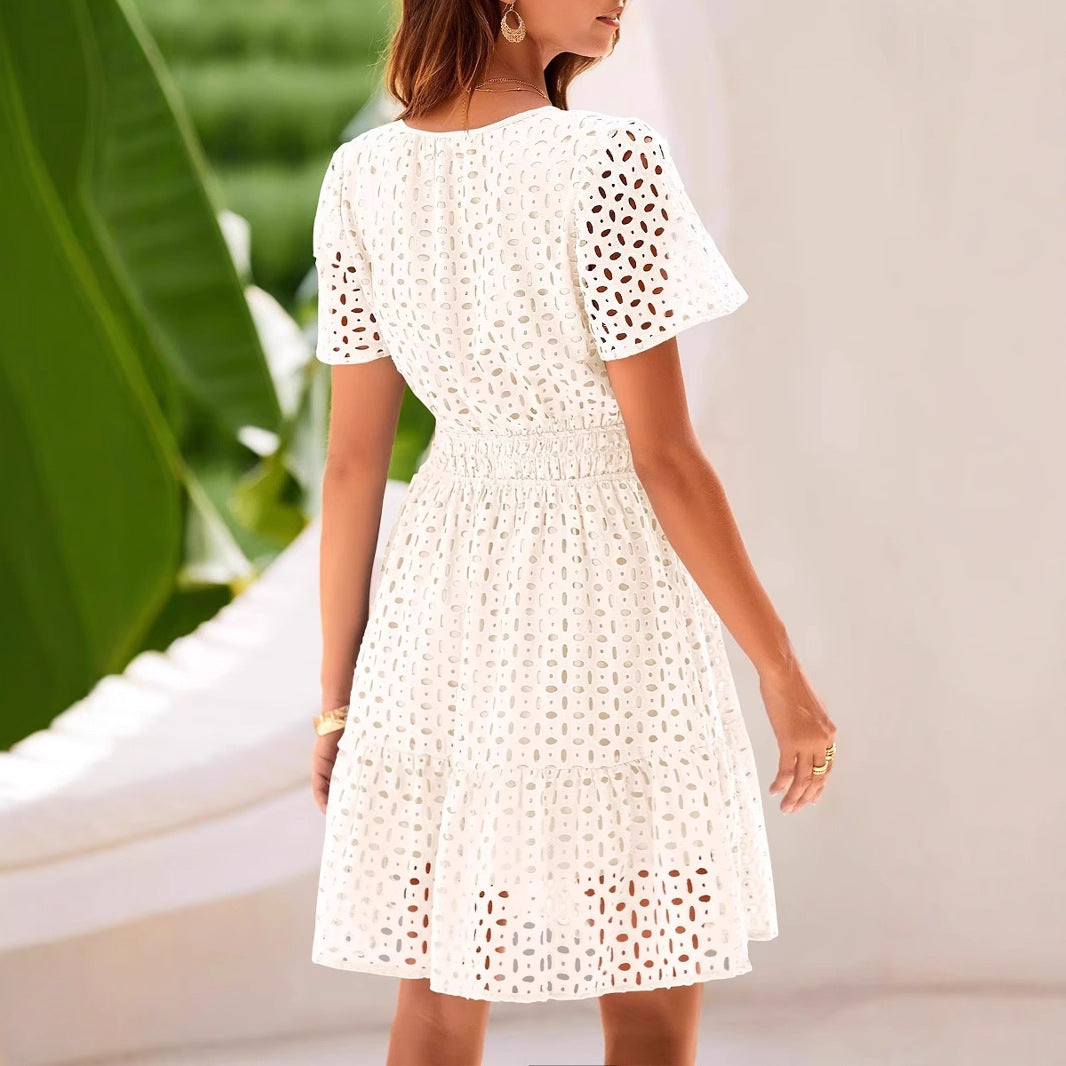 Robe Courte Brodée | Élégante | Légère et Féminine