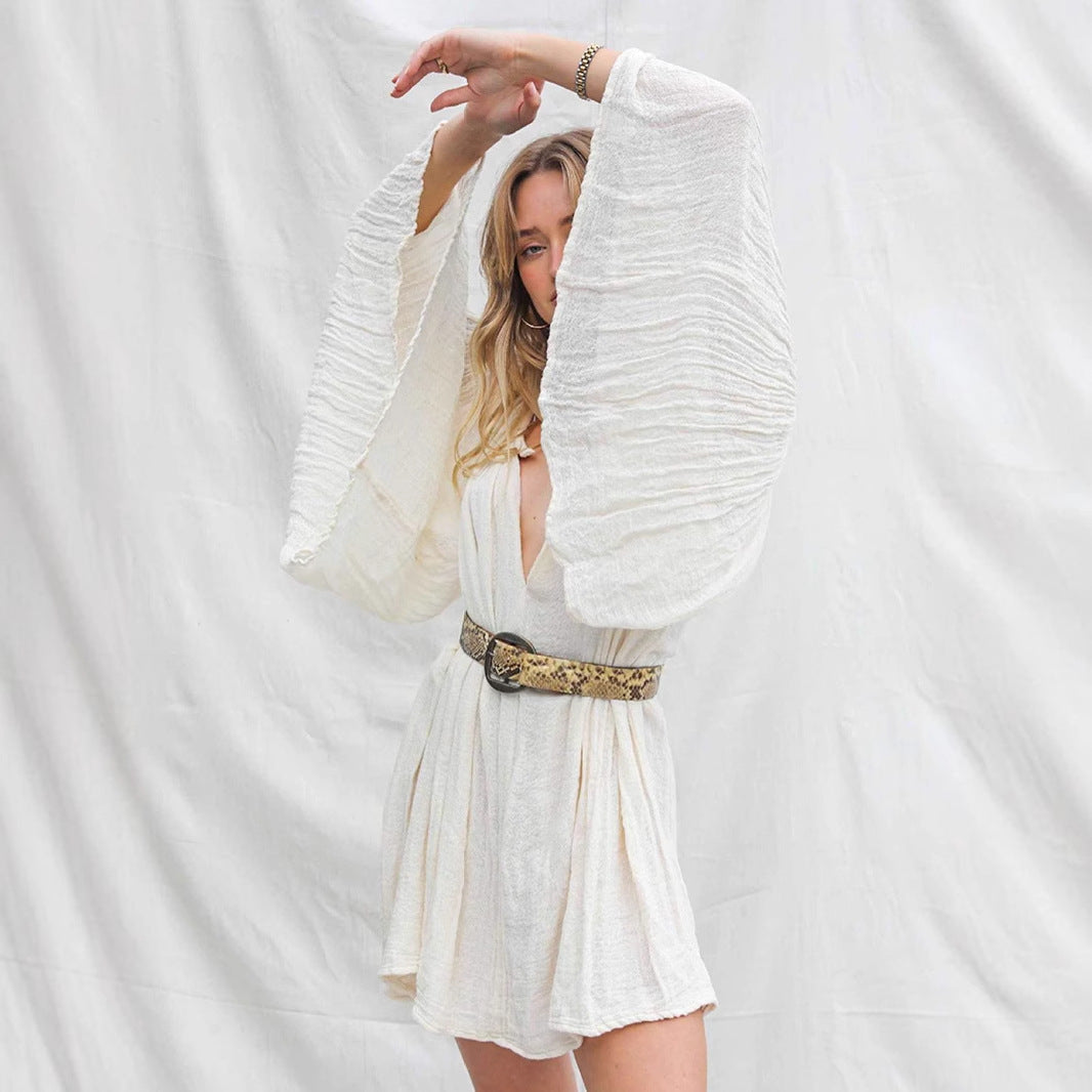 Robe Courte à Manches Fluides | Élégance Bohème | Décolleté Plongeant