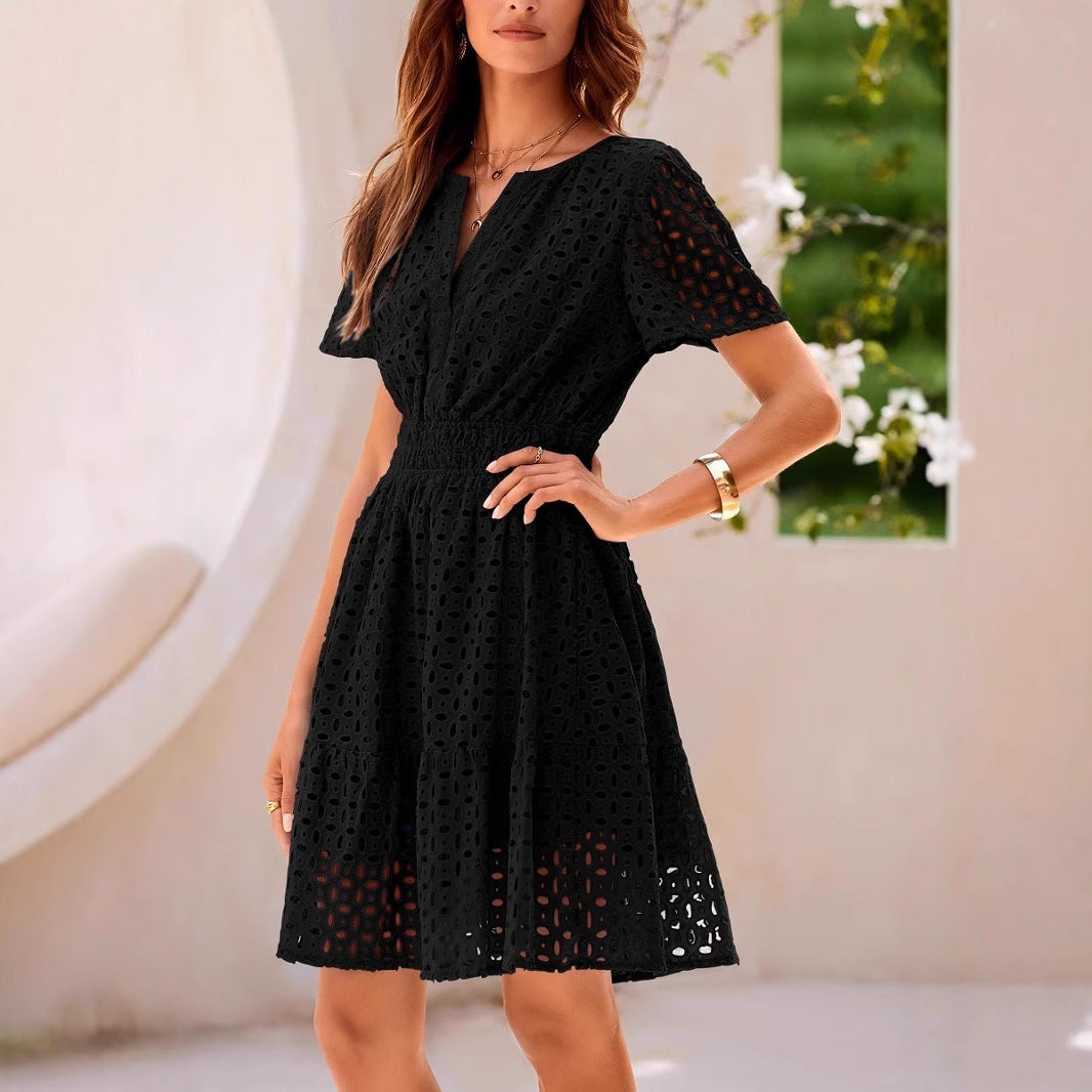 Robe Courte Brodée | Élégante | Légère et Féminine