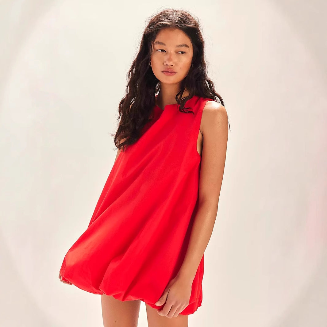 Robe Trapèze à Ourlet Bouffant | Silhouette Épurée | Touche de Couleur Audacieuse