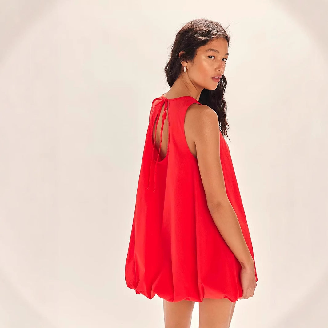 Robe Trapèze à Ourlet Bouffant | Silhouette Épurée | Touche de Couleur Audacieuse