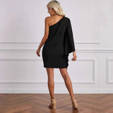 Robe Courte Asymétrique à Une Manche | Chic Moderne | Glamour Minimaliste