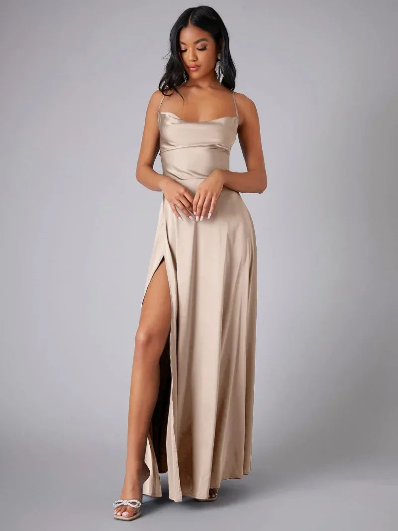 Robe de Soirée en Satin | Décolleté Drapé | Élégance avec Fente Haute