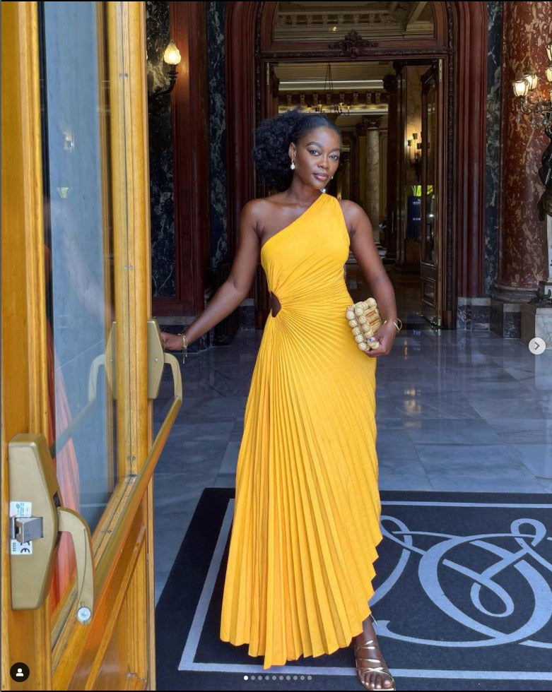 Robe Midi Plissée à Une Épaule | Coupe Asymétrique | Élégance Audacieuse et Fluide
