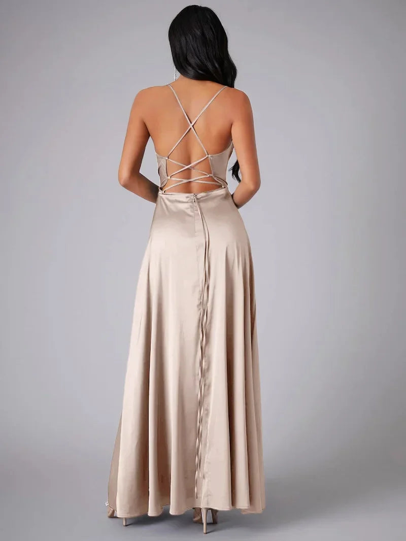 Robe de Soirée en Satin | Décolleté Drapé | Élégance avec Fente Haute