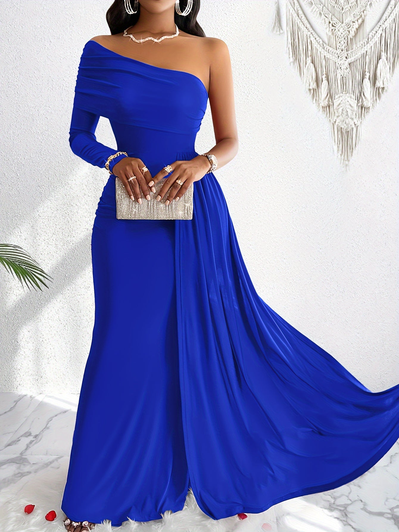 Robe de Soirée Asymétrique | Élégance Fluide | Tenue de Prestige