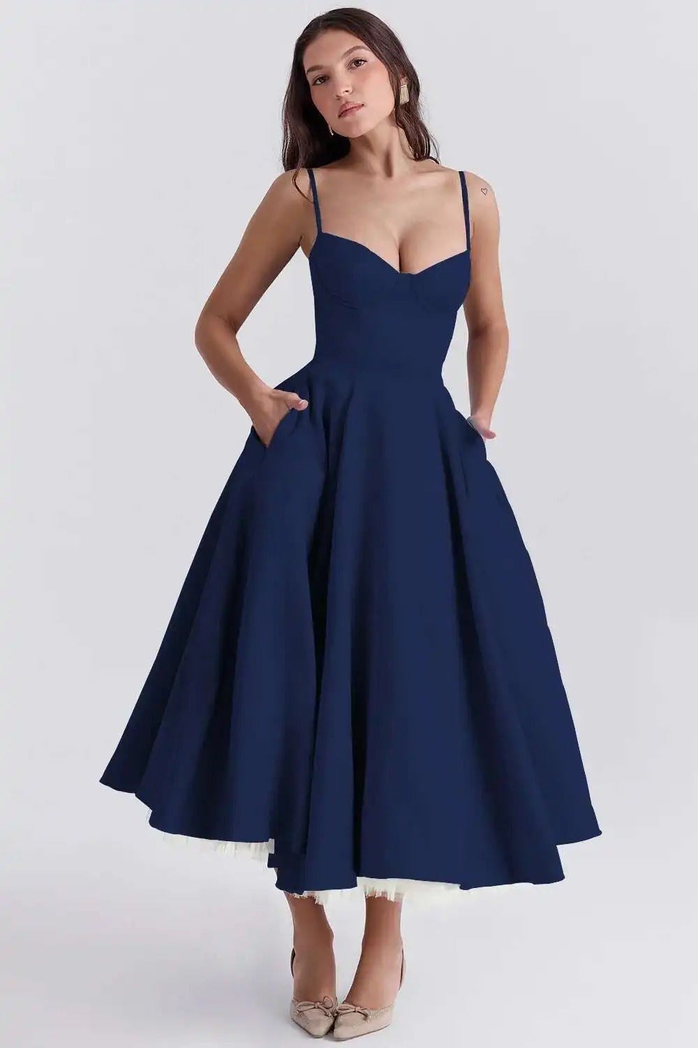 Robe midi évasée | Coupe bustier | Bretelles fines | Élégance intemporelle