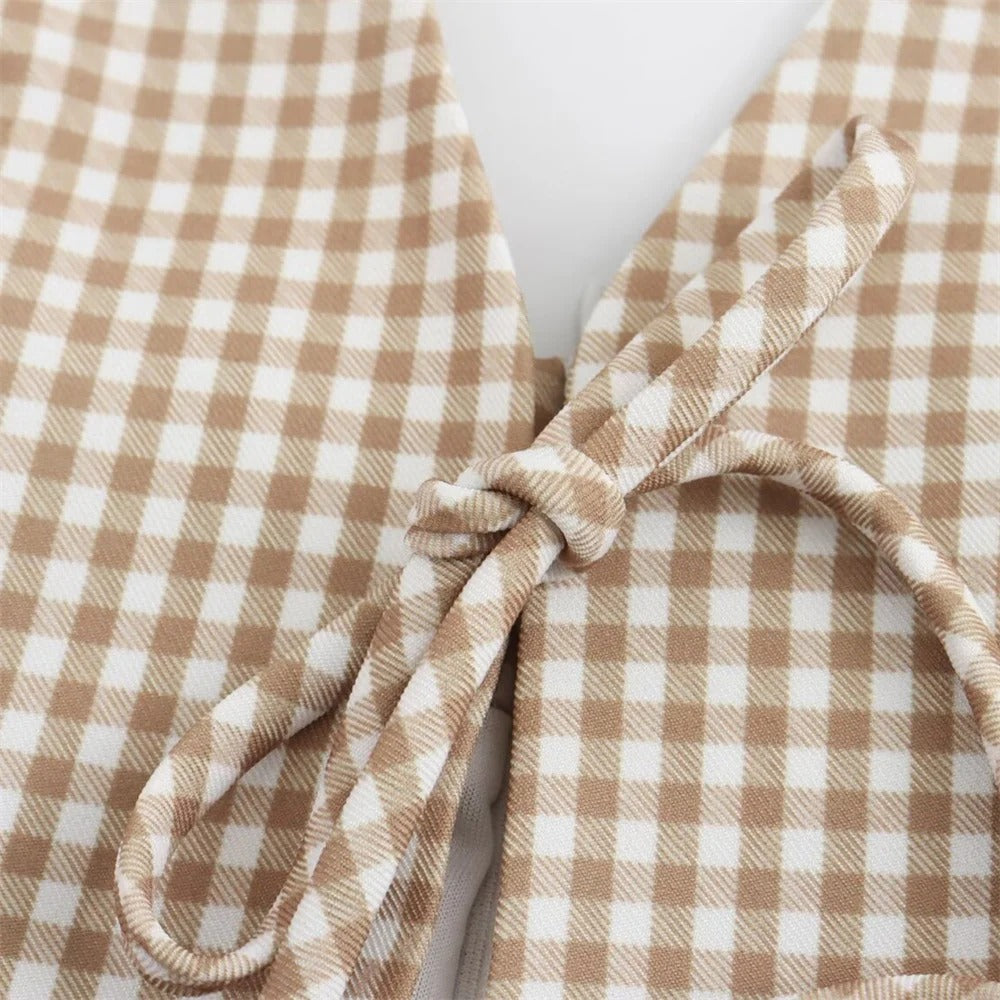 Robe courte vichy | Col américain noué | Détails à nouer | Style rétro estival