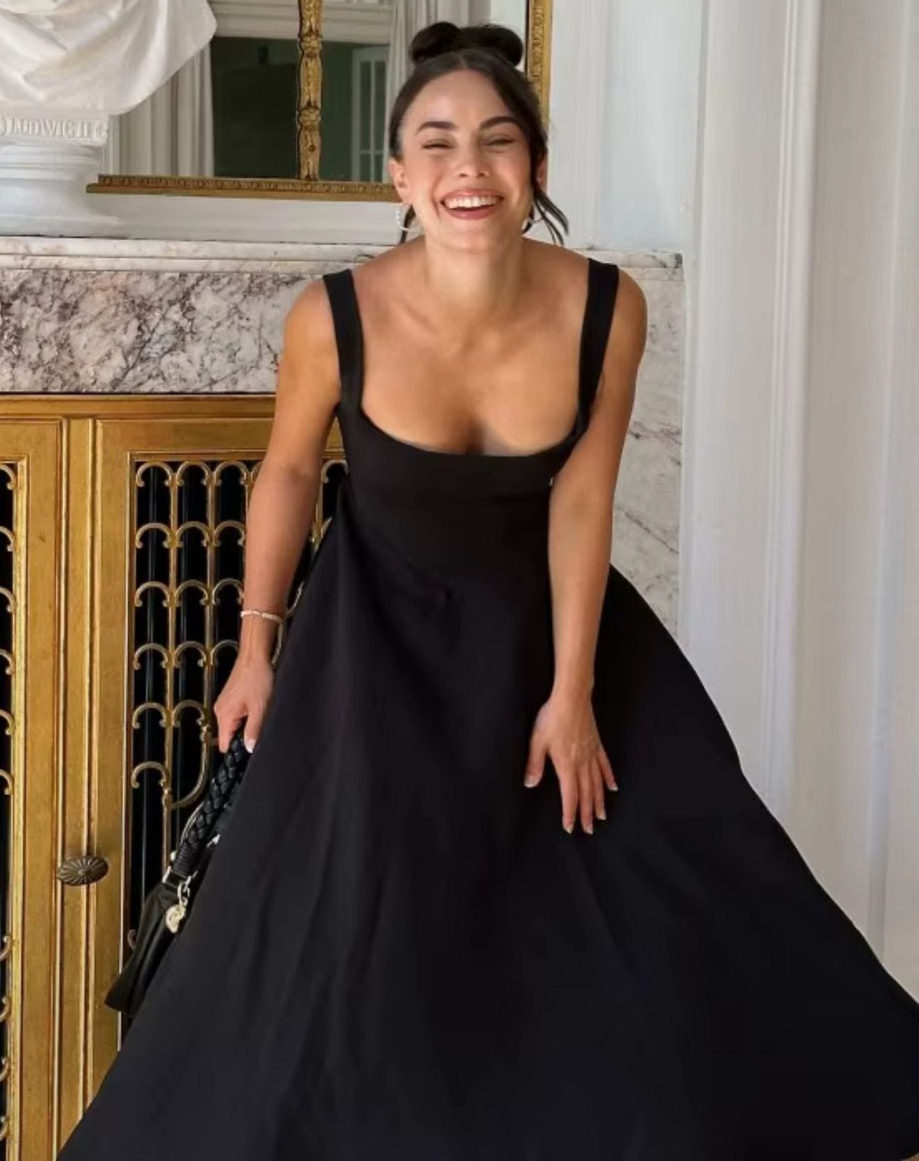 Robe Midi Élégante à Encolure Carrée | Silhouette Fluide | Chic Intemporel