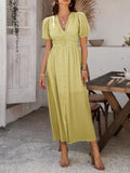 Robe Midi Plissée à Boutons | Chic Estival | Élégance Légère