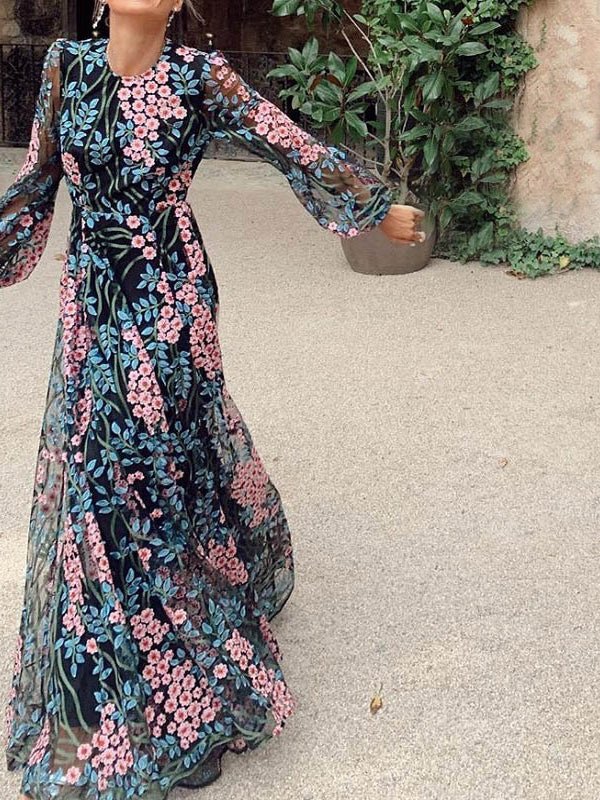 Robe Longue en Tulle Brodé | Élégante | Pièce Romantique